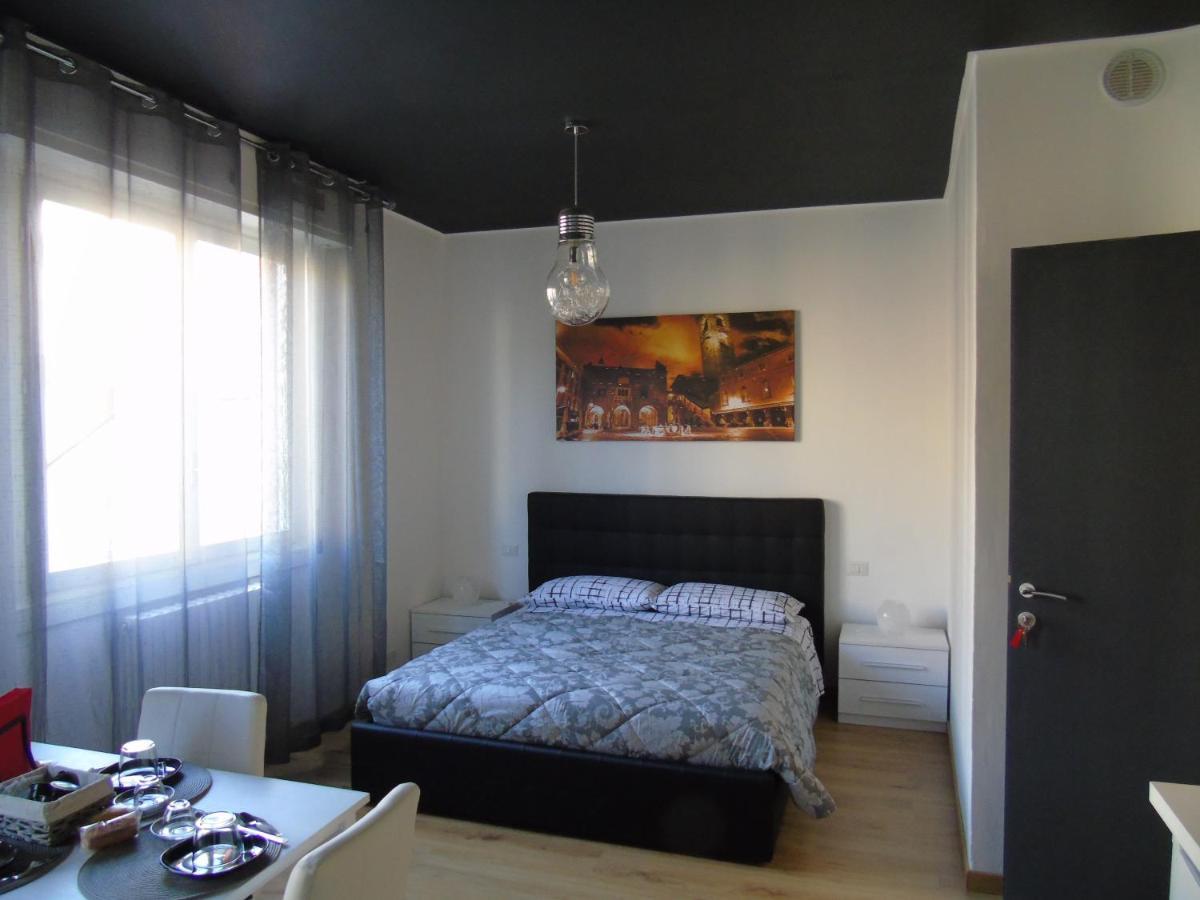 Hotel Casa Leonardo Airport Azzano San Paolo Esterno foto