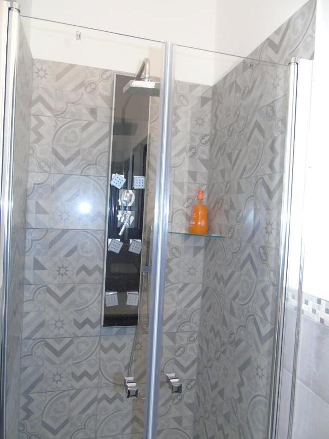 Hotel Casa Leonardo Airport Azzano San Paolo Esterno foto