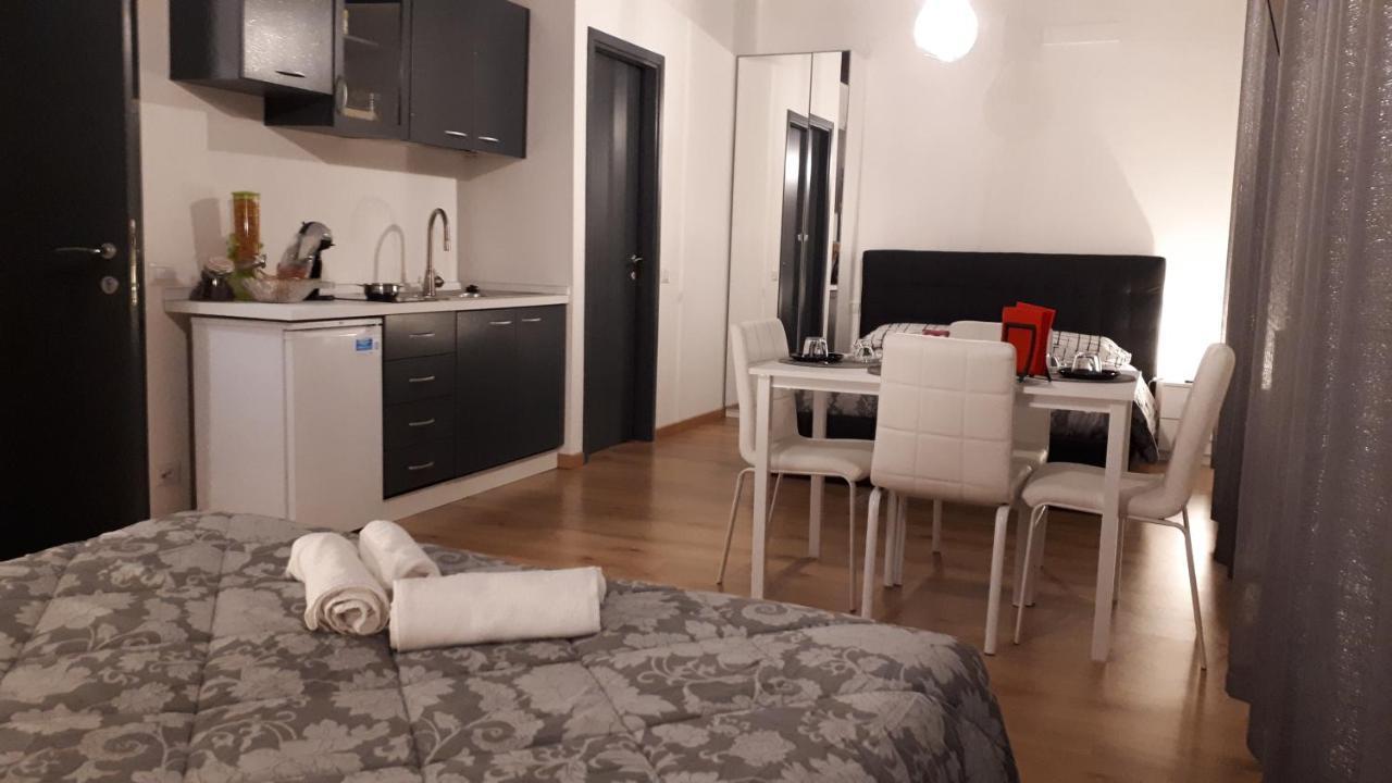 Hotel Casa Leonardo Airport Azzano San Paolo Esterno foto