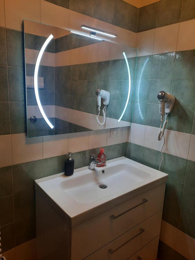 Hotel Casa Leonardo Airport Azzano San Paolo Esterno foto